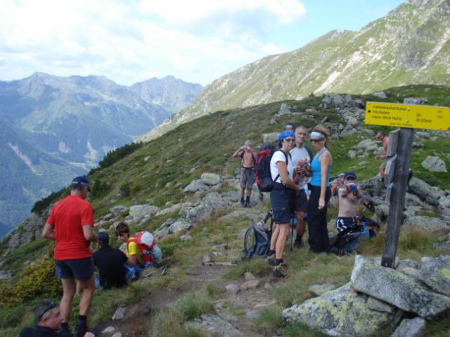 60 Wegweiser auf 2042 m.JPG